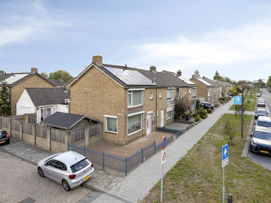 Groenewoudlaan 12, Waalwijk