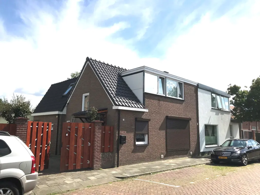 Loonsestraat 5, Sprang-Capelle
