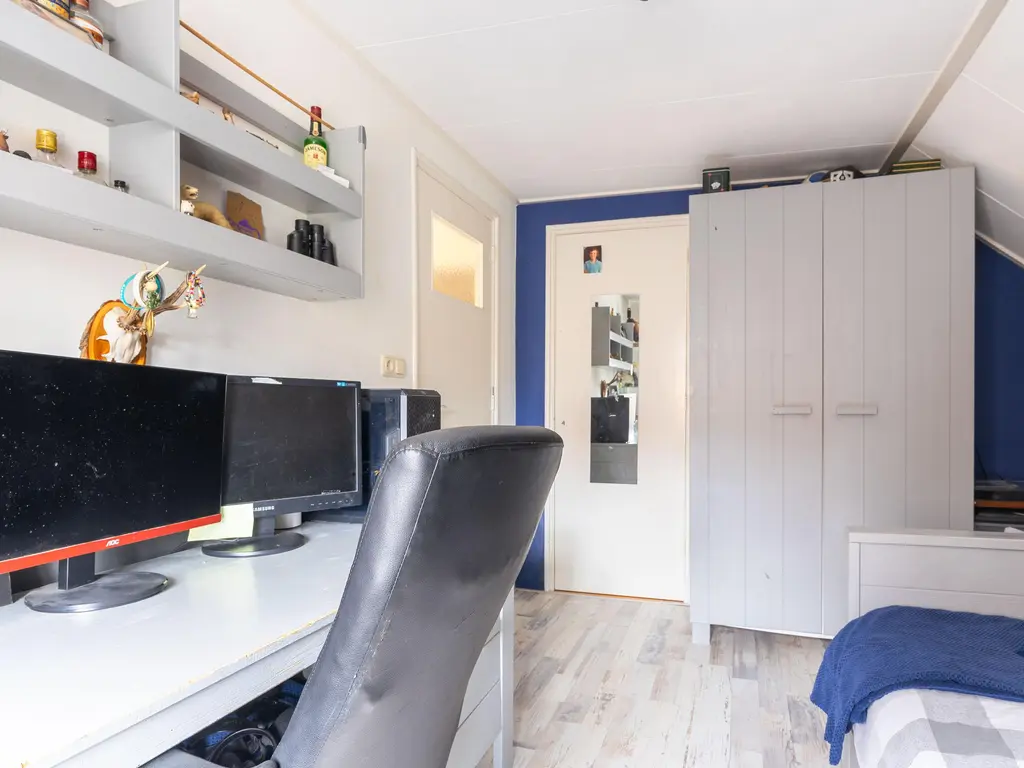 Bernhardstraat 12, AVENHORN