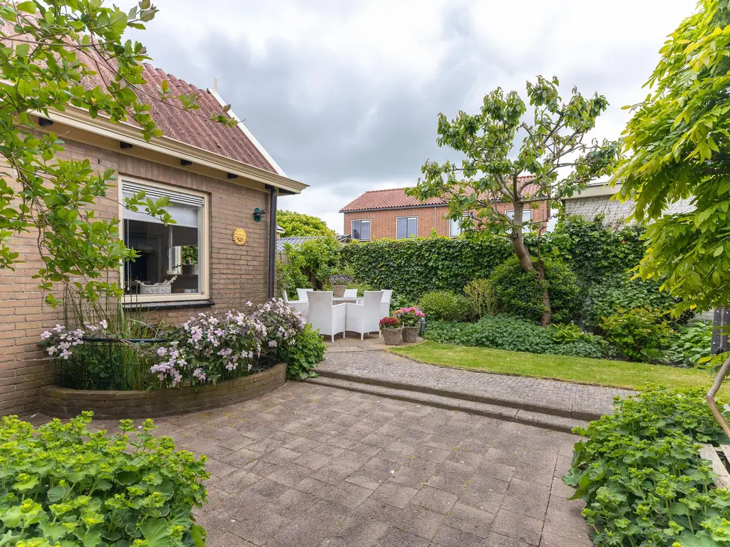 Bernhardstraat 12, AVENHORN