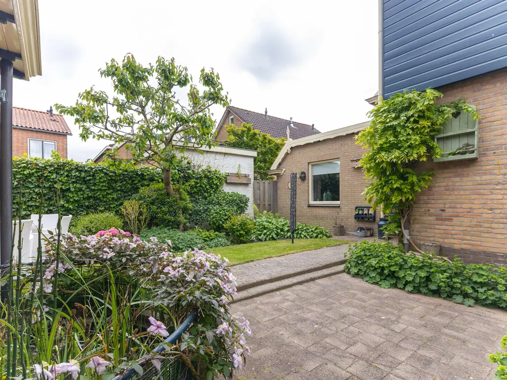 Bernhardstraat 12, AVENHORN