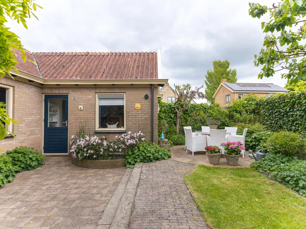 Bernhardstraat 12, AVENHORN