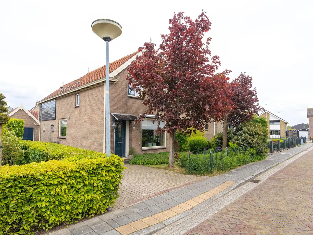 Bernhardstraat 12, AVENHORN