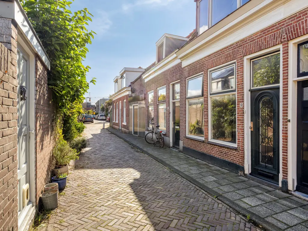 Bloemistenlaan 12, Leiden
