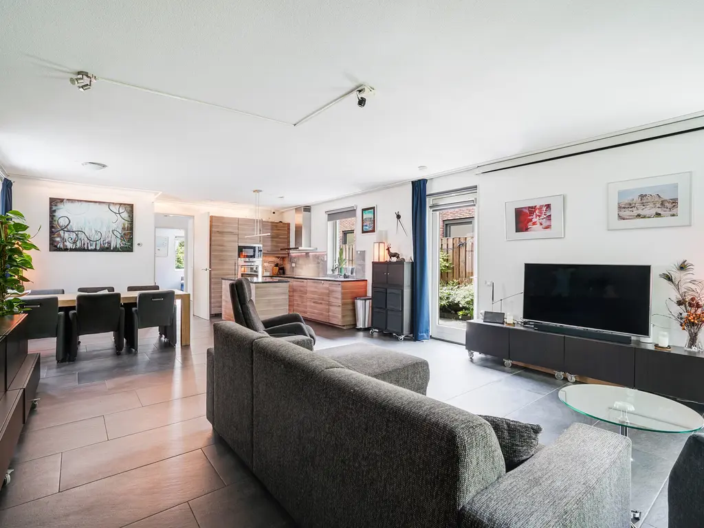 Biancaland 63, Den Haag