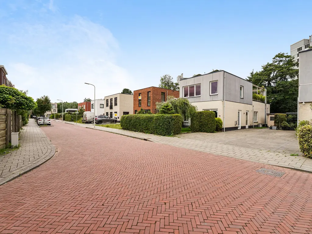 Biancaland 63, Den Haag