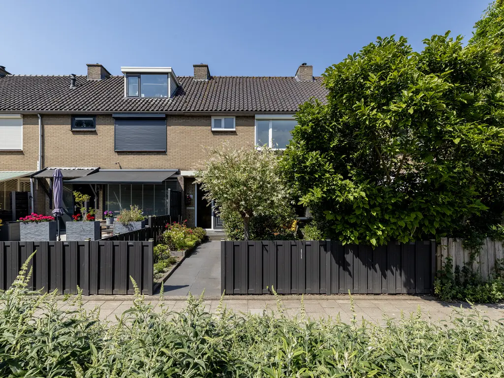 Biezen 4, BARENDRECHT