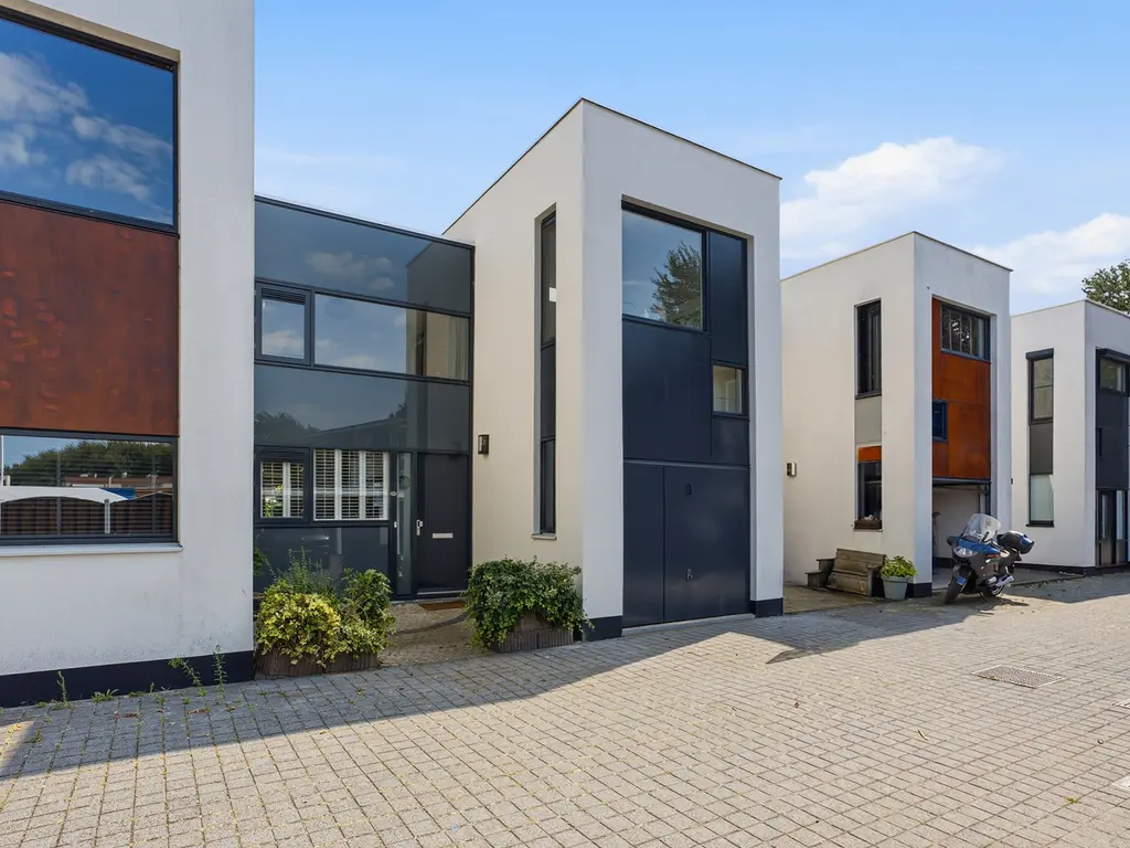 W. Plokkerstraat 36, SPIJKENISSE