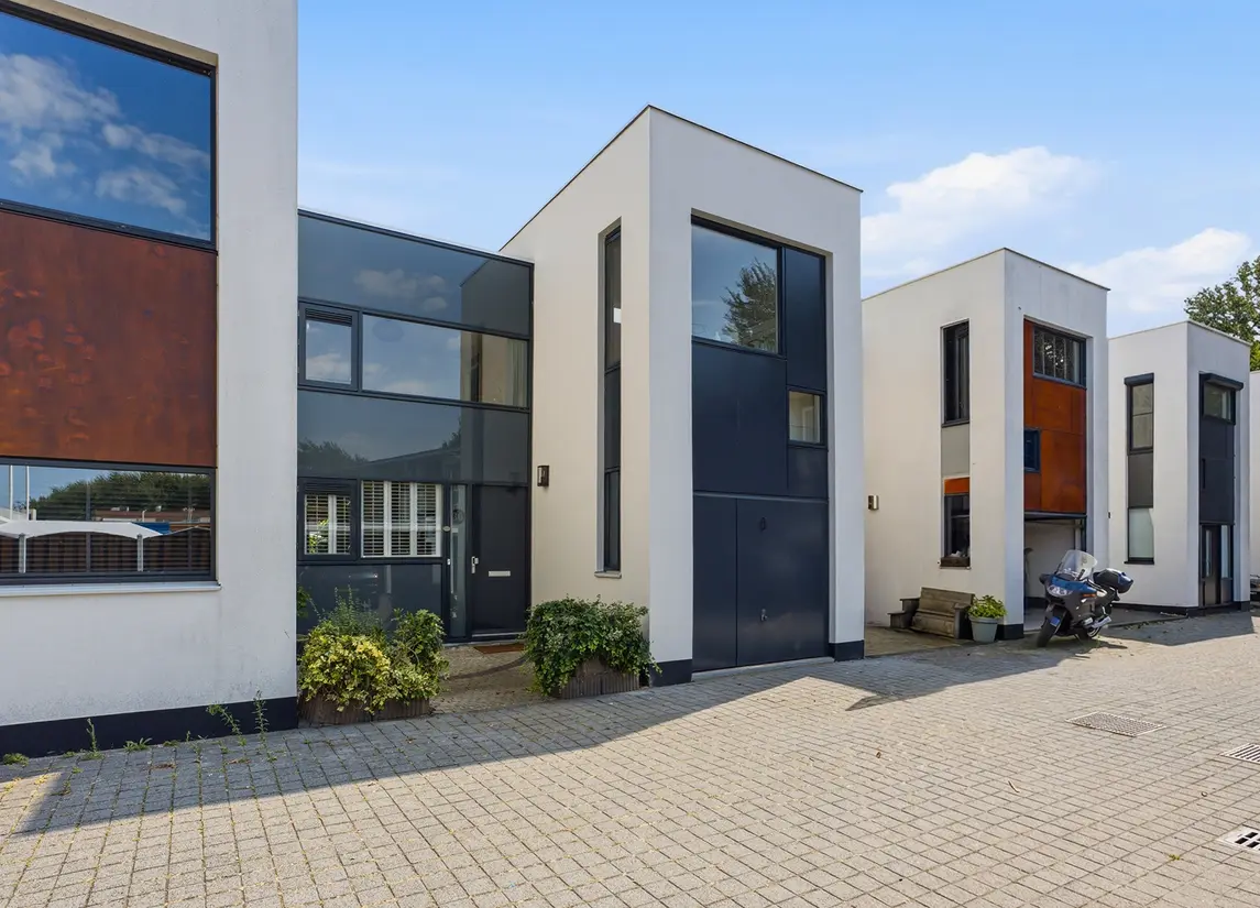 W. Plokkerstraat 36