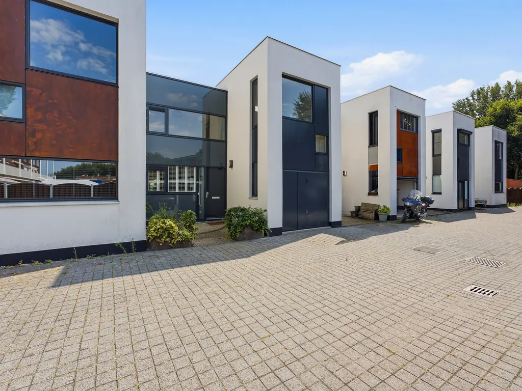 W. Plokkerstraat 36, SPIJKENISSE