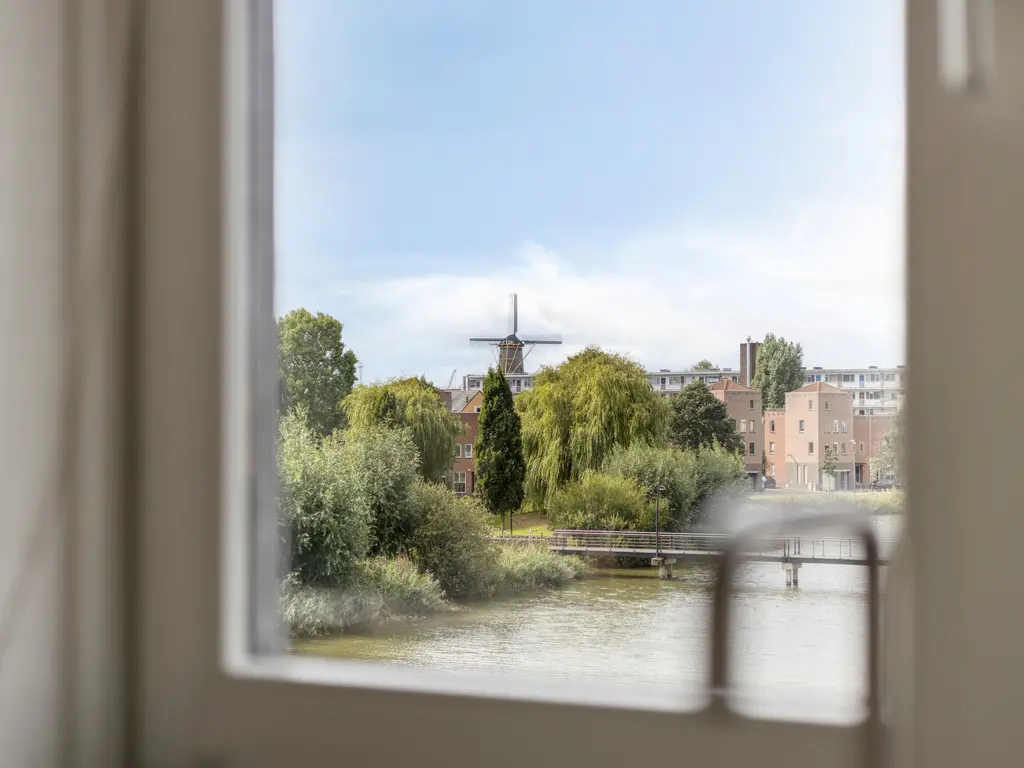 Joop den Uyllaan 111, Schiedam