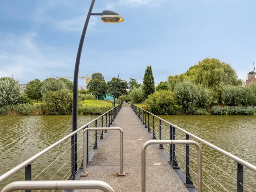 Joop den Uyllaan 111, Schiedam
