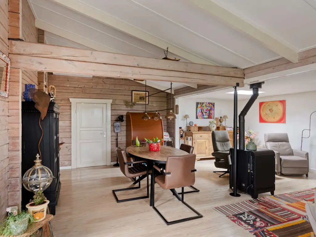De Stille Wille 264, OOST WEST EN MIDDELBEERS