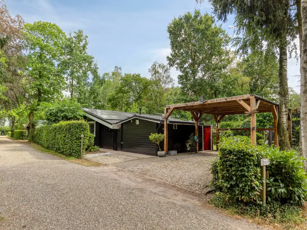 De Stille Wille 264, OOST WEST EN MIDDELBEERS