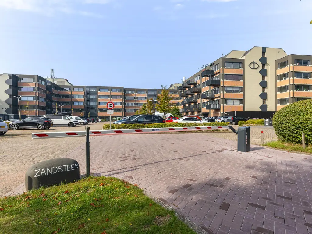 Zandsteen 78, HOORN