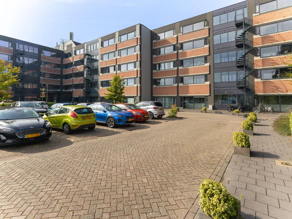 Zandsteen 78, HOORN