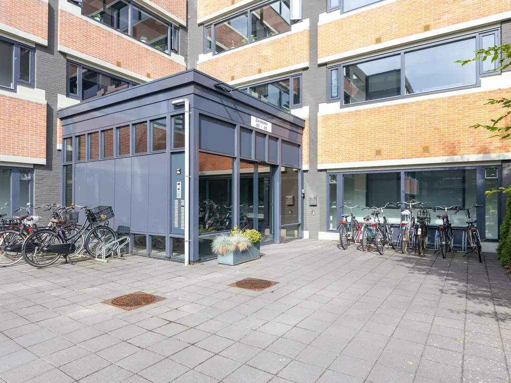 Zandsteen 78, HOORN