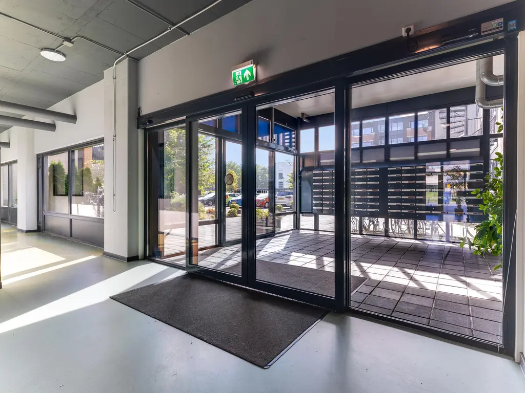 Zandsteen 78, HOORN
