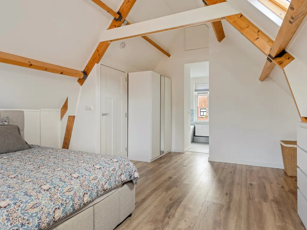 Uiterstegracht 64, Leiden