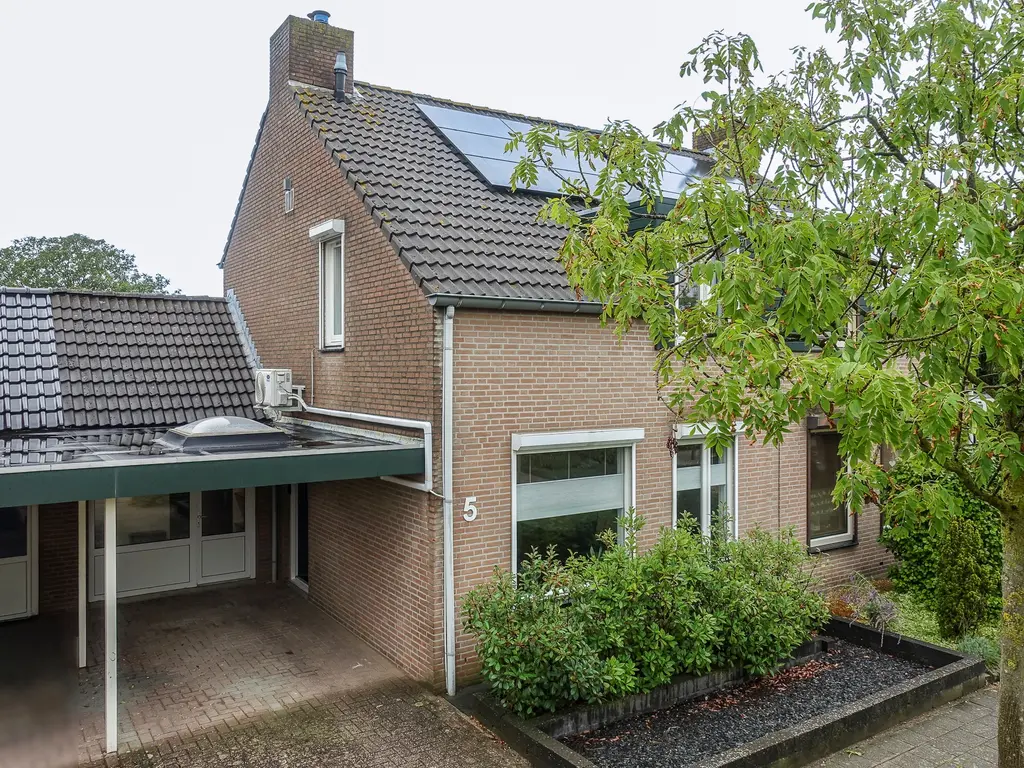 Glazuurstraat 5, Reuver