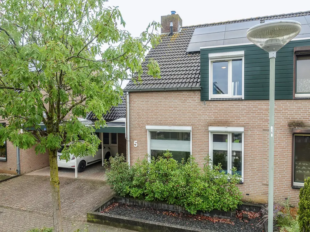Glazuurstraat 5, Reuver