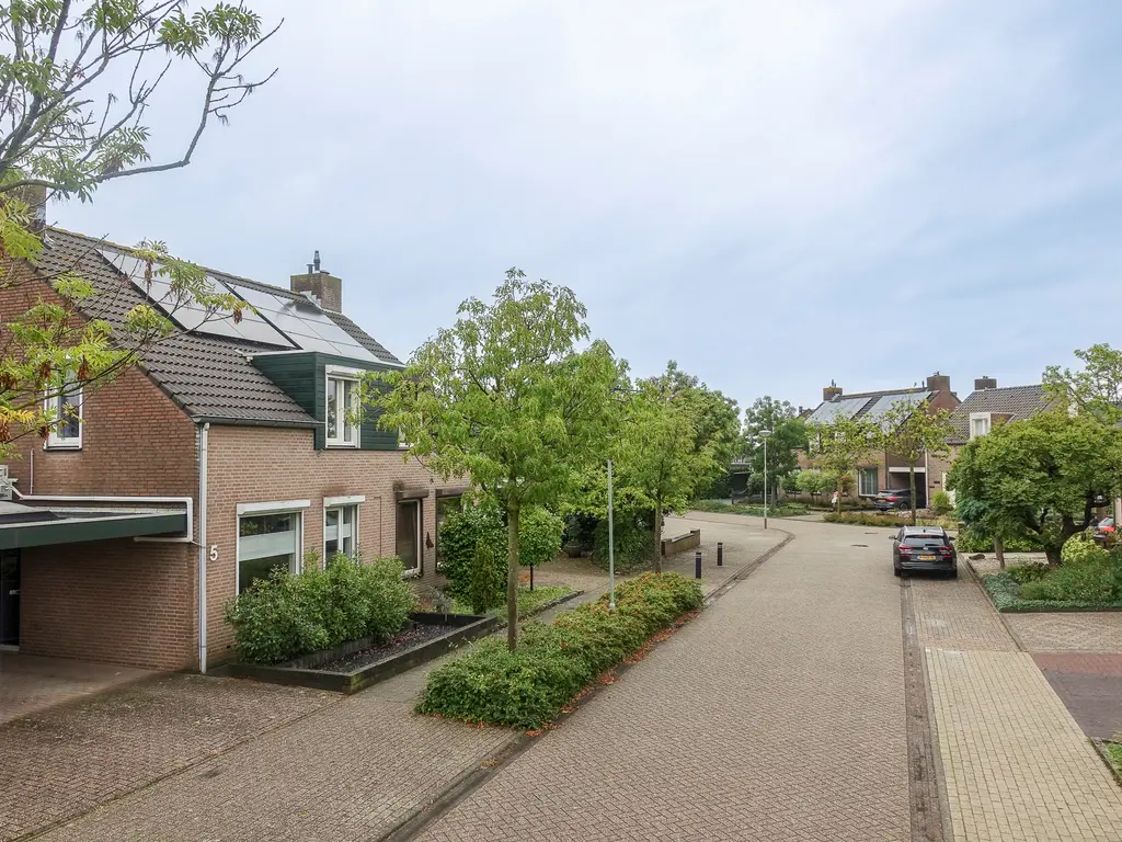 Glazuurstraat 5, Reuver