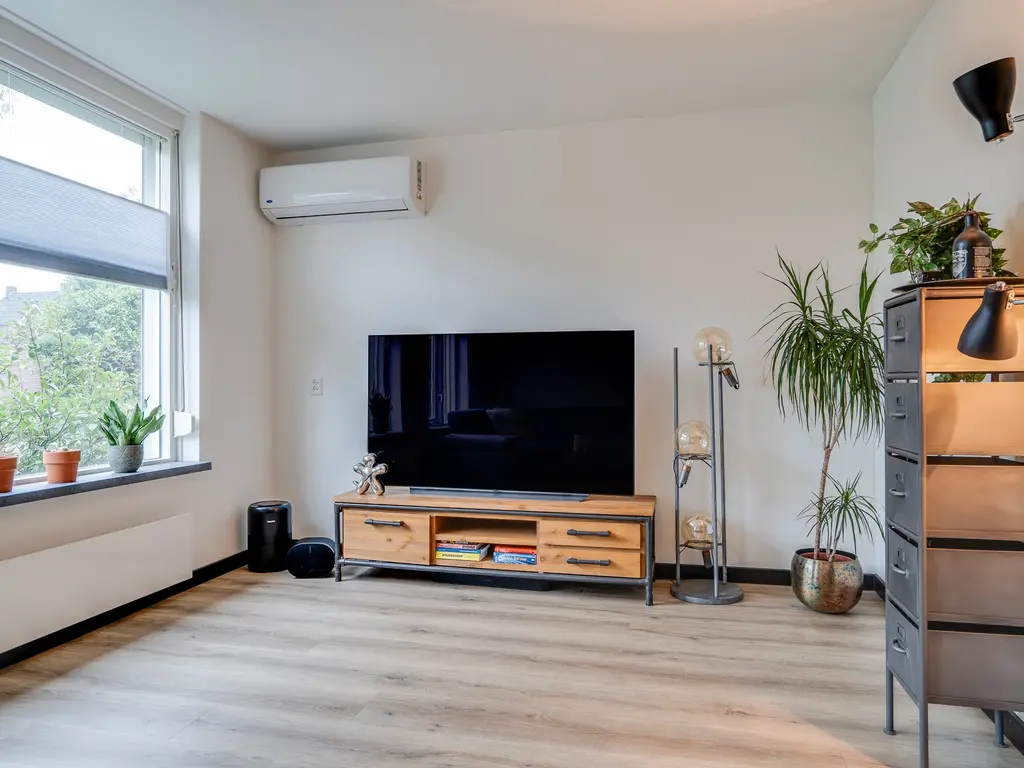 Glazuurstraat 5, Reuver
