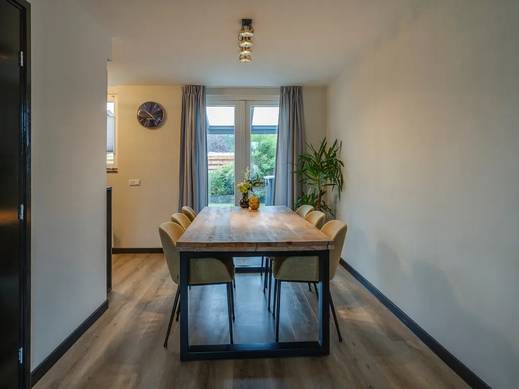 Glazuurstraat 5, Reuver