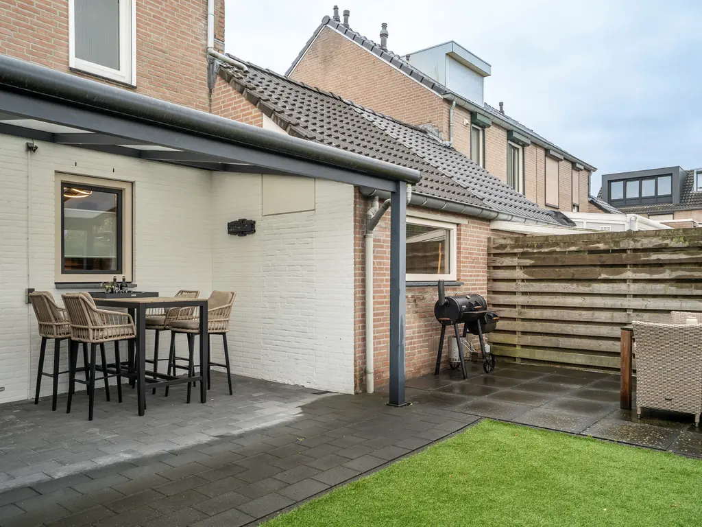 Glazuurstraat 5, Reuver