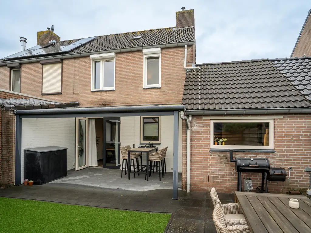 Glazuurstraat 5, Reuver