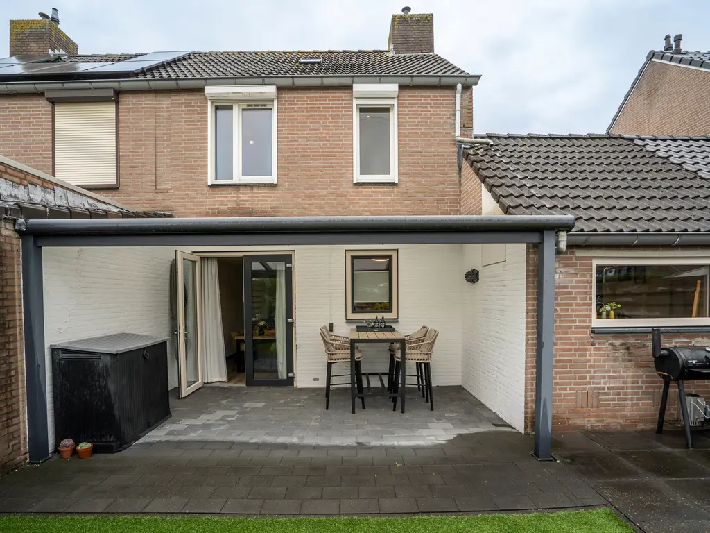 Glazuurstraat 5, Reuver