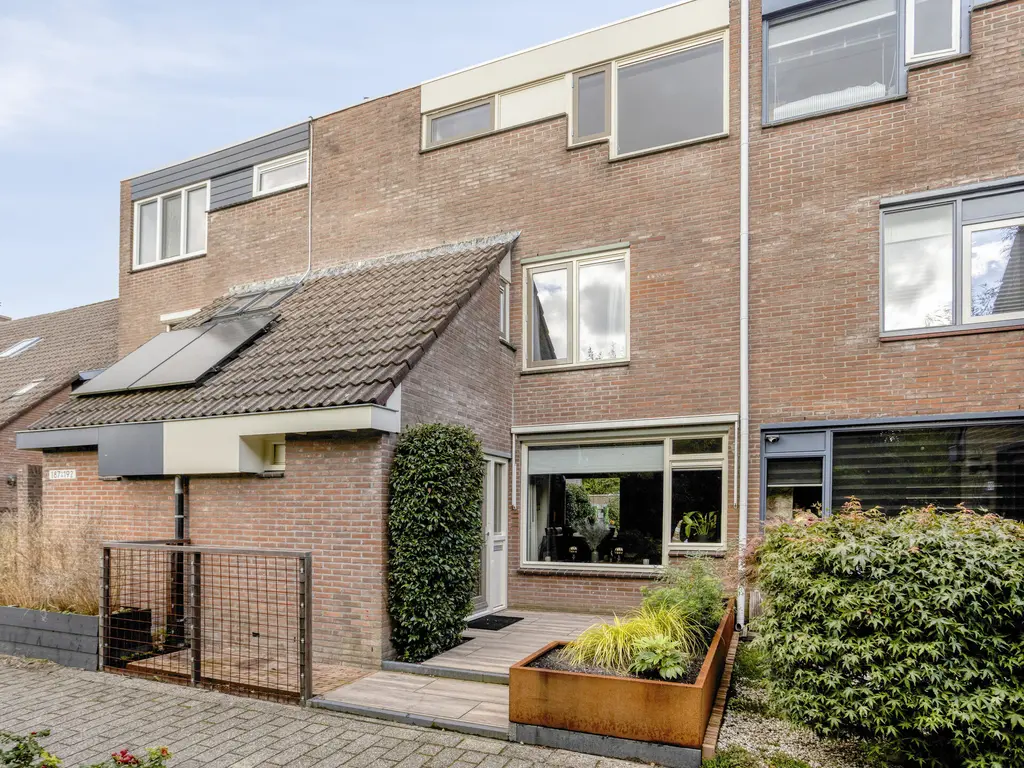 Langetuin 191, Zwaag