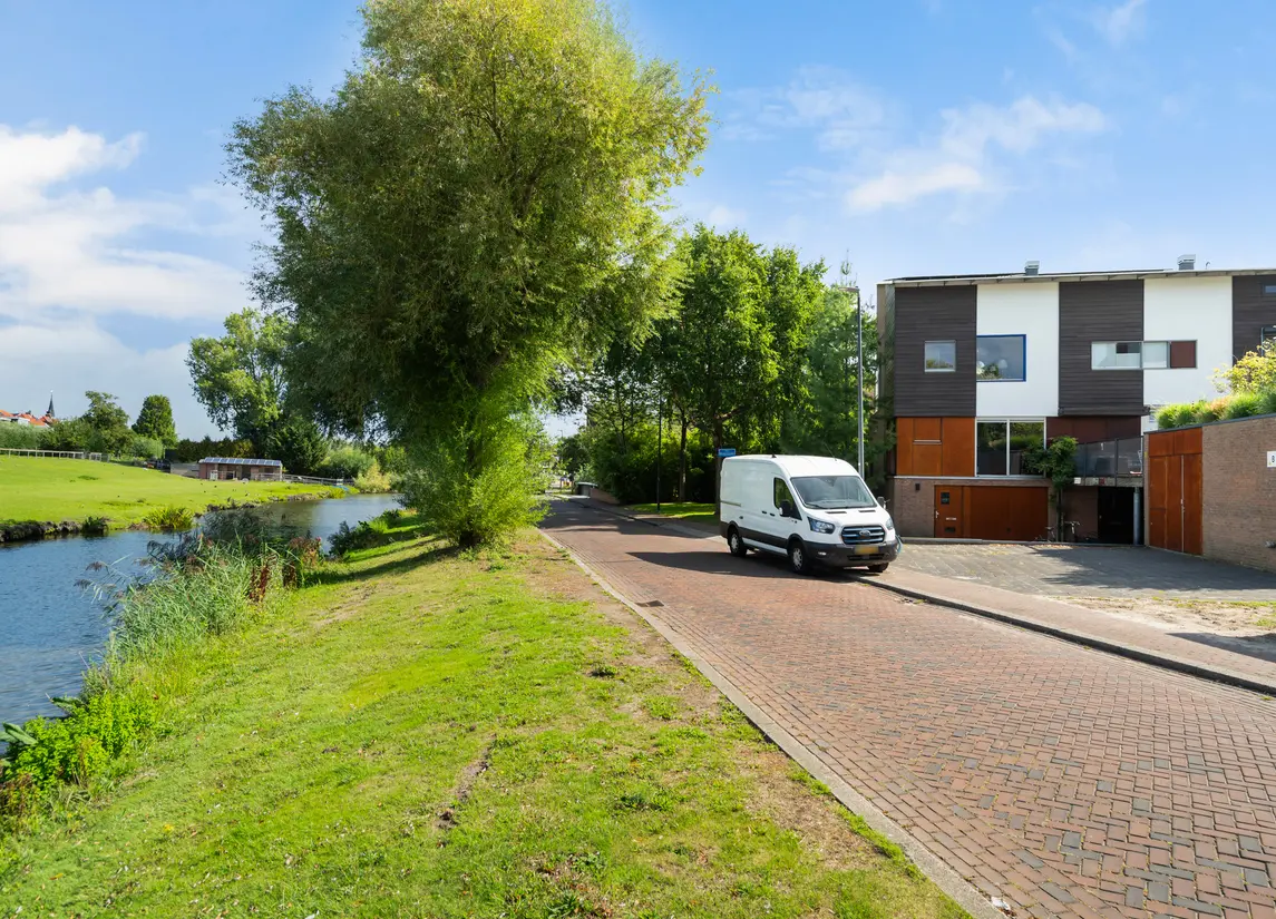 Zus Braunstraat 6