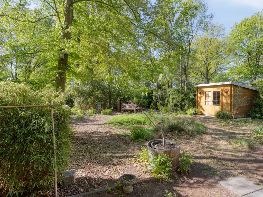 De Stille Wille 115, OOST WEST EN MIDDELBEERS