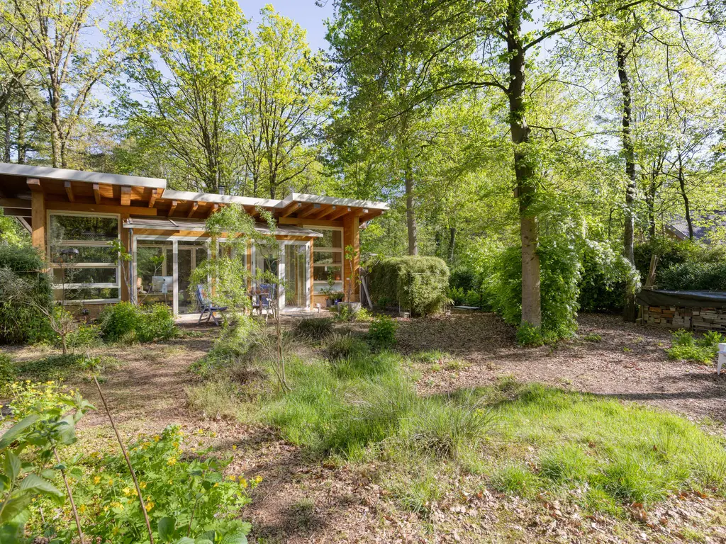De Stille Wille 115, OOST WEST EN MIDDELBEERS