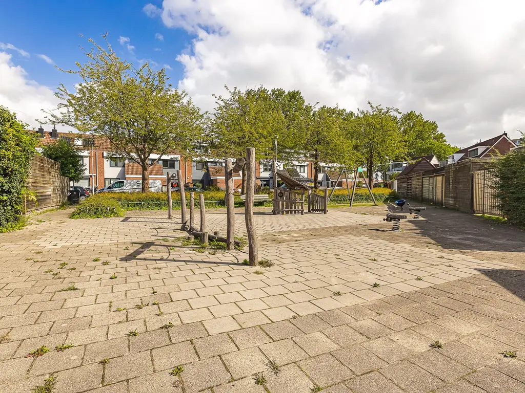 Clingenburg 51, Hoofddorp