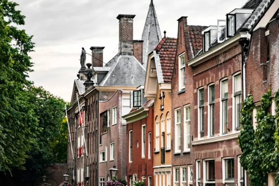 Woningmarkt Leiden Q4 2024: Prijzen dalen, maar kleinere woningen worden waardevol