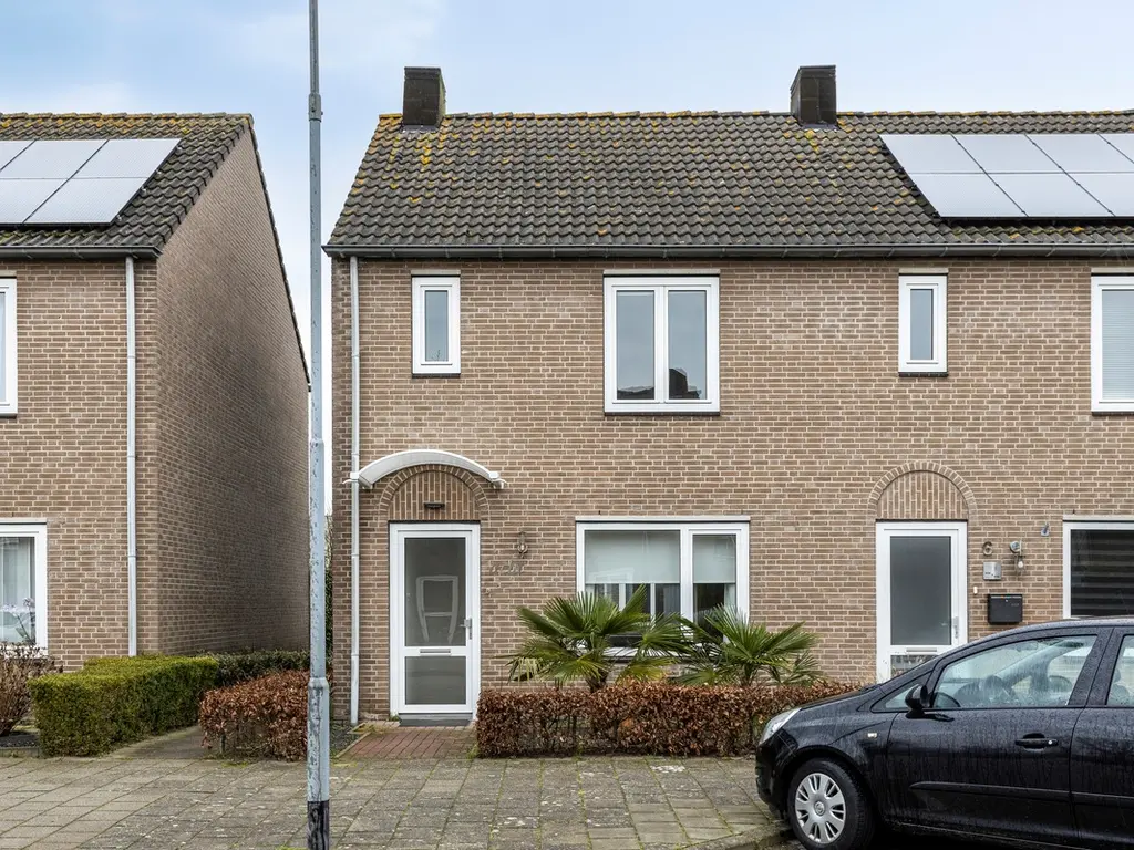 Donizettistraat 8, Hulst