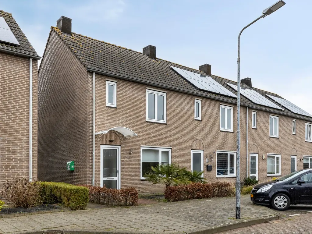 Donizettistraat 8, Hulst