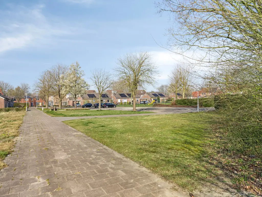 Julianastraat 8, Vogelwaarde