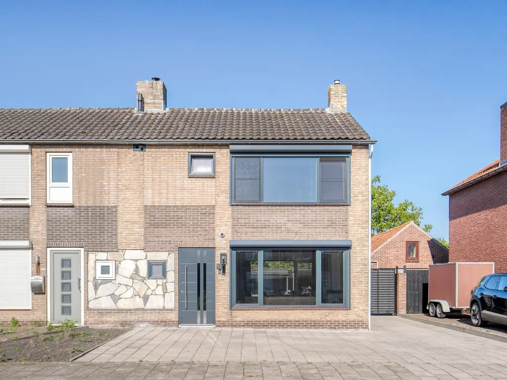De Ruyterlaan 33, Clinge