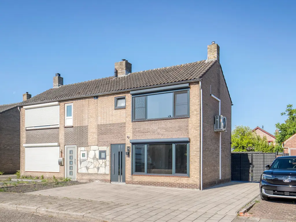 De Ruyterlaan 33, Clinge