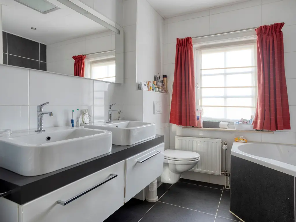 Nobelstraat 7, Nieuw Namen