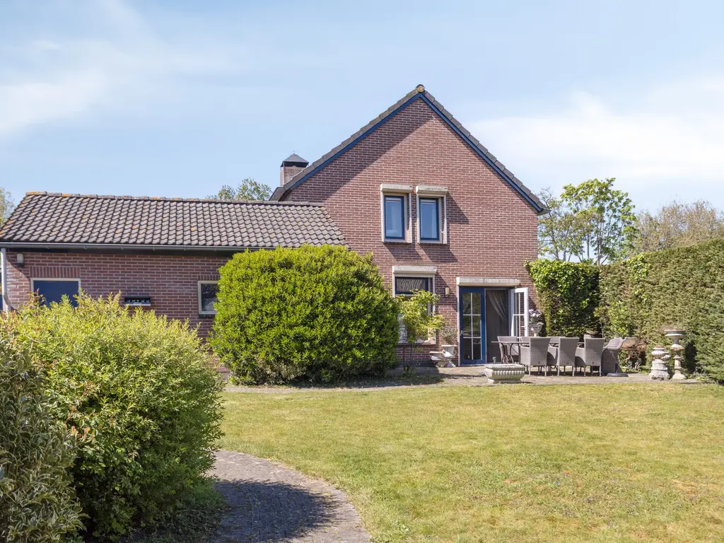 Kerkstraat 27, Vogelwaarde