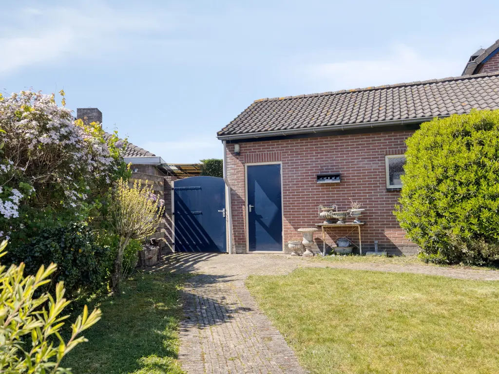 Kerkstraat 27, Vogelwaarde