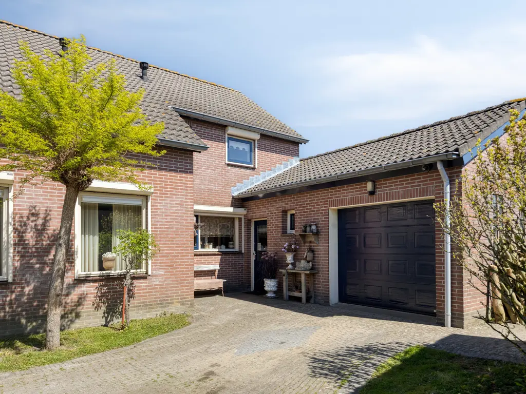 Kerkstraat 27, Vogelwaarde