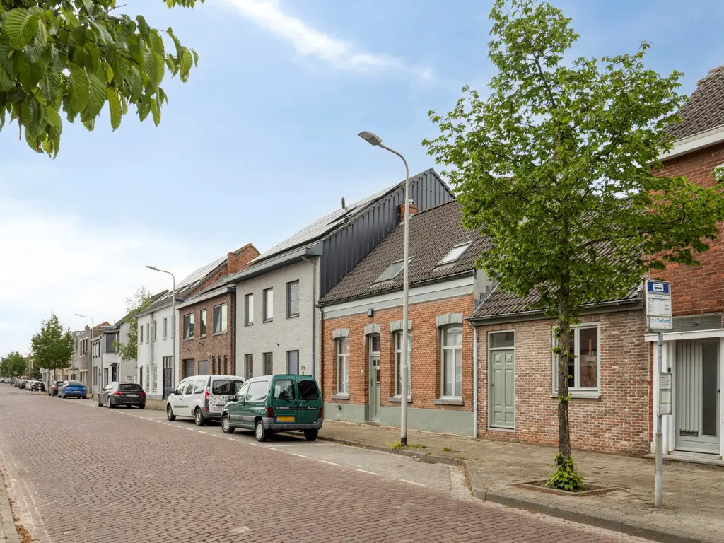 Hulsterloostraat 121, Nieuw Namen