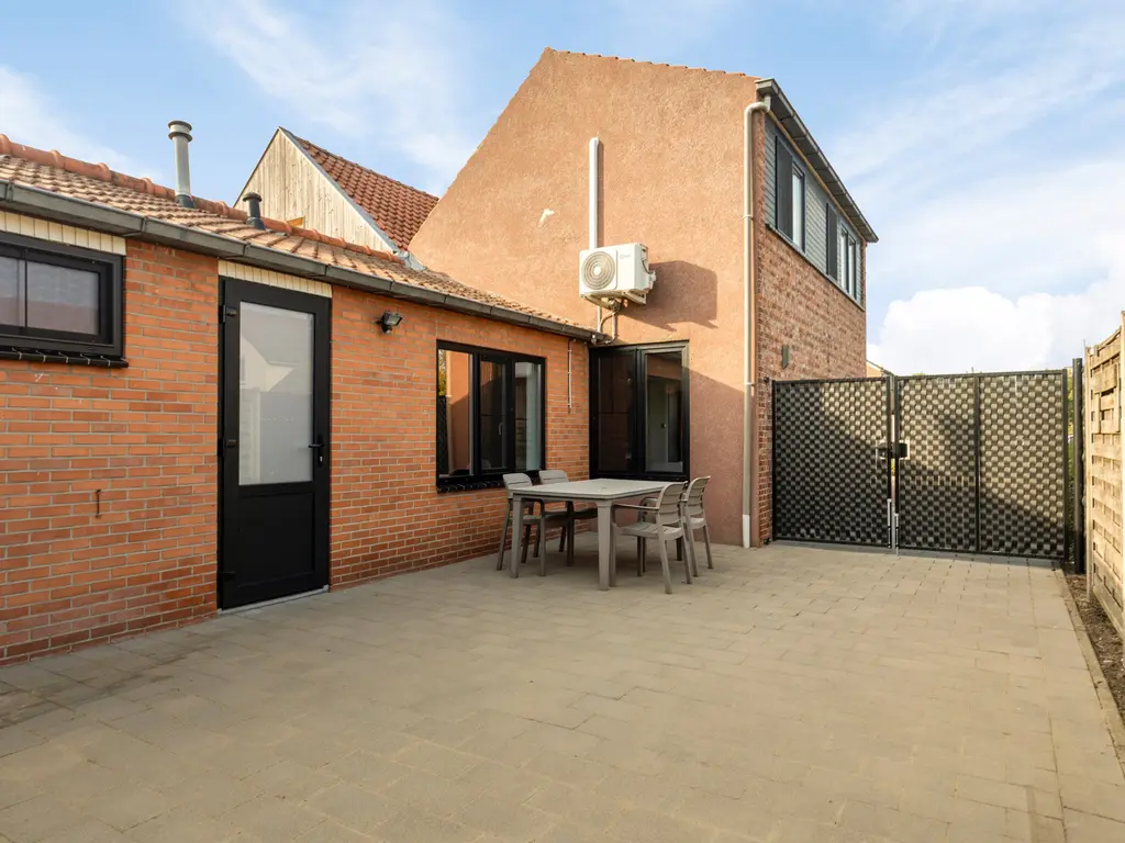 Kerkstraat 27, Clinge