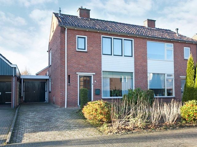 Van Loostraat 15, Ootmarsum