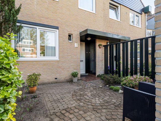 Harseveld 11, Zwijndrecht